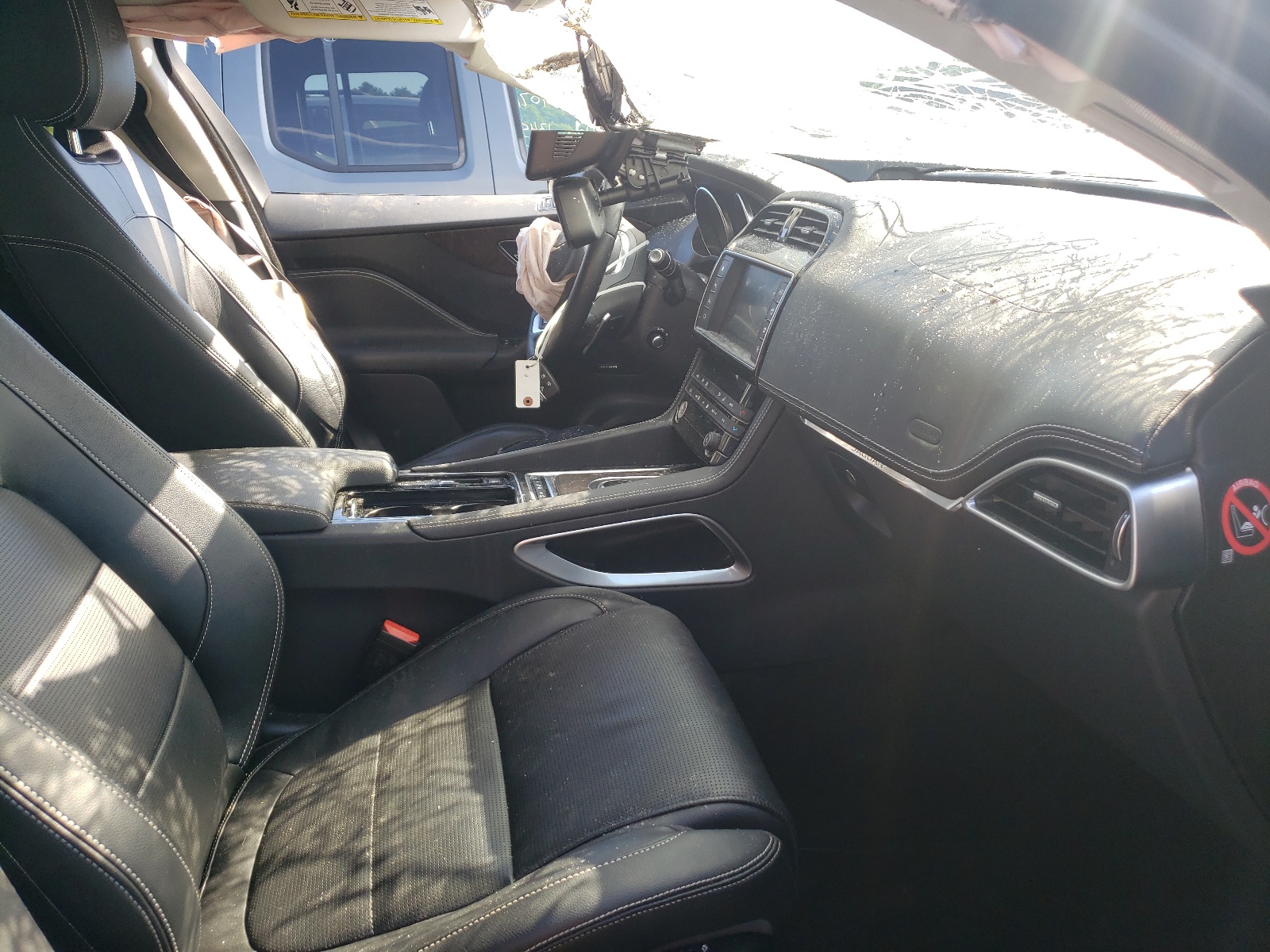 Photo 5 from auction – 2018 JAGUAR F-PACE S with VIN SADCM2FV1JA298350