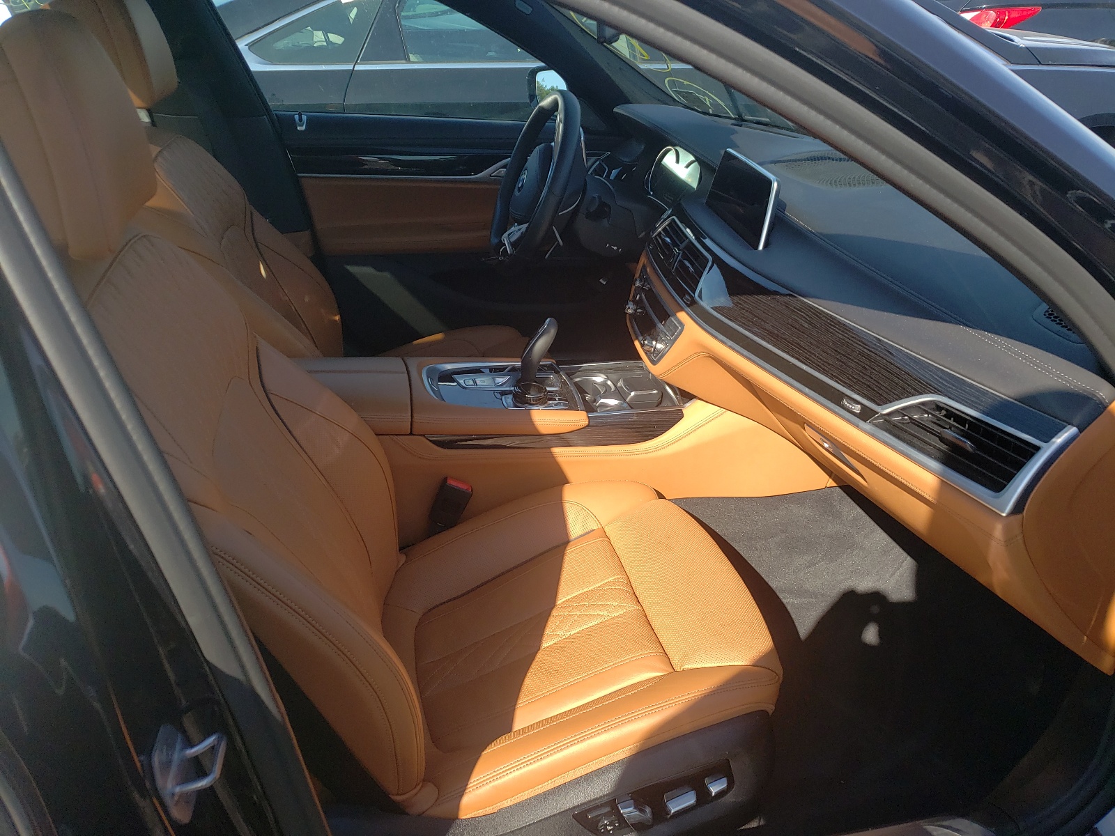 Photo 5 from auction – 2019 BMW 740 XI with VIN WBA7E4C55KGV69982