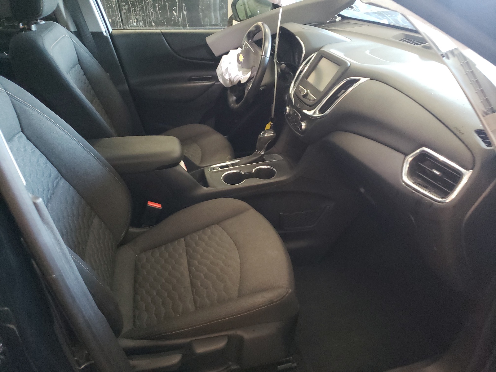Photo 5 from auction – 2018 CHEVROLET EQUINOX LT with VIN 2GNAXJEV0J6266273