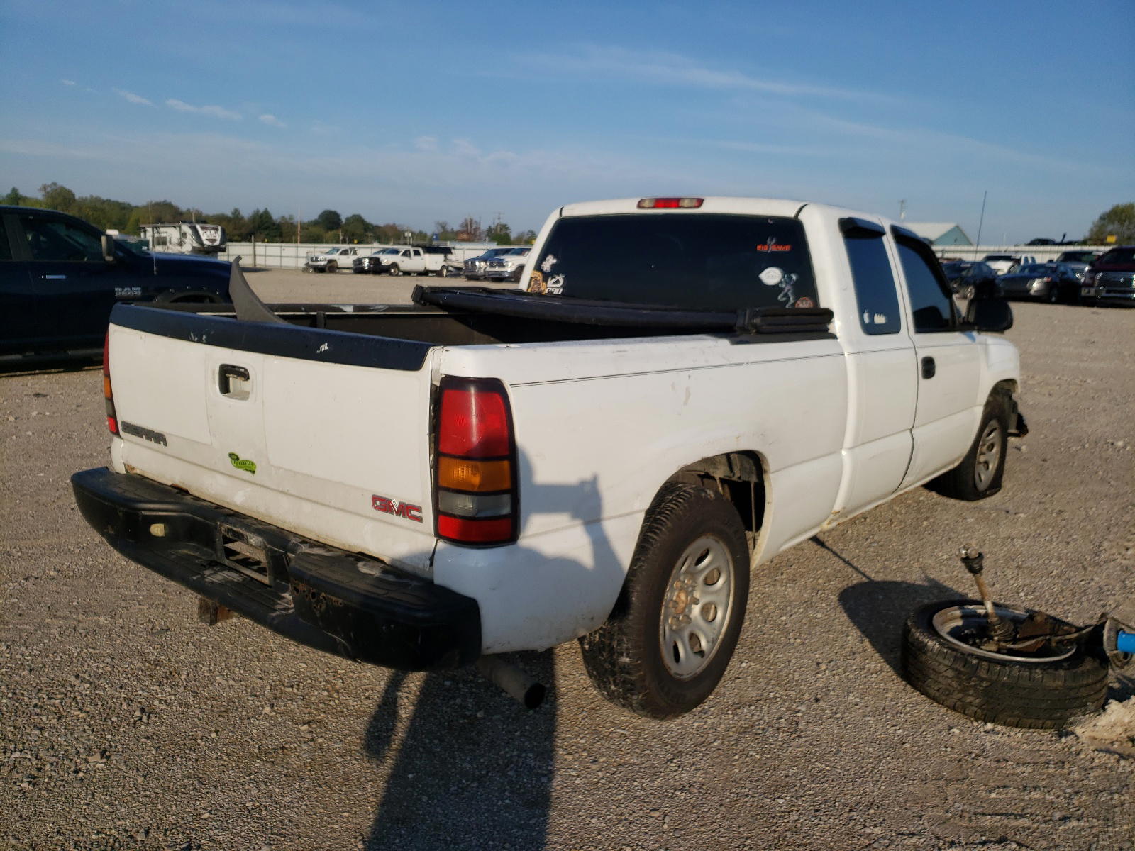 Photo 4 from auction – 2005 GMC NEW SIERRA with VIN 1GTEC19VX5Z231587
