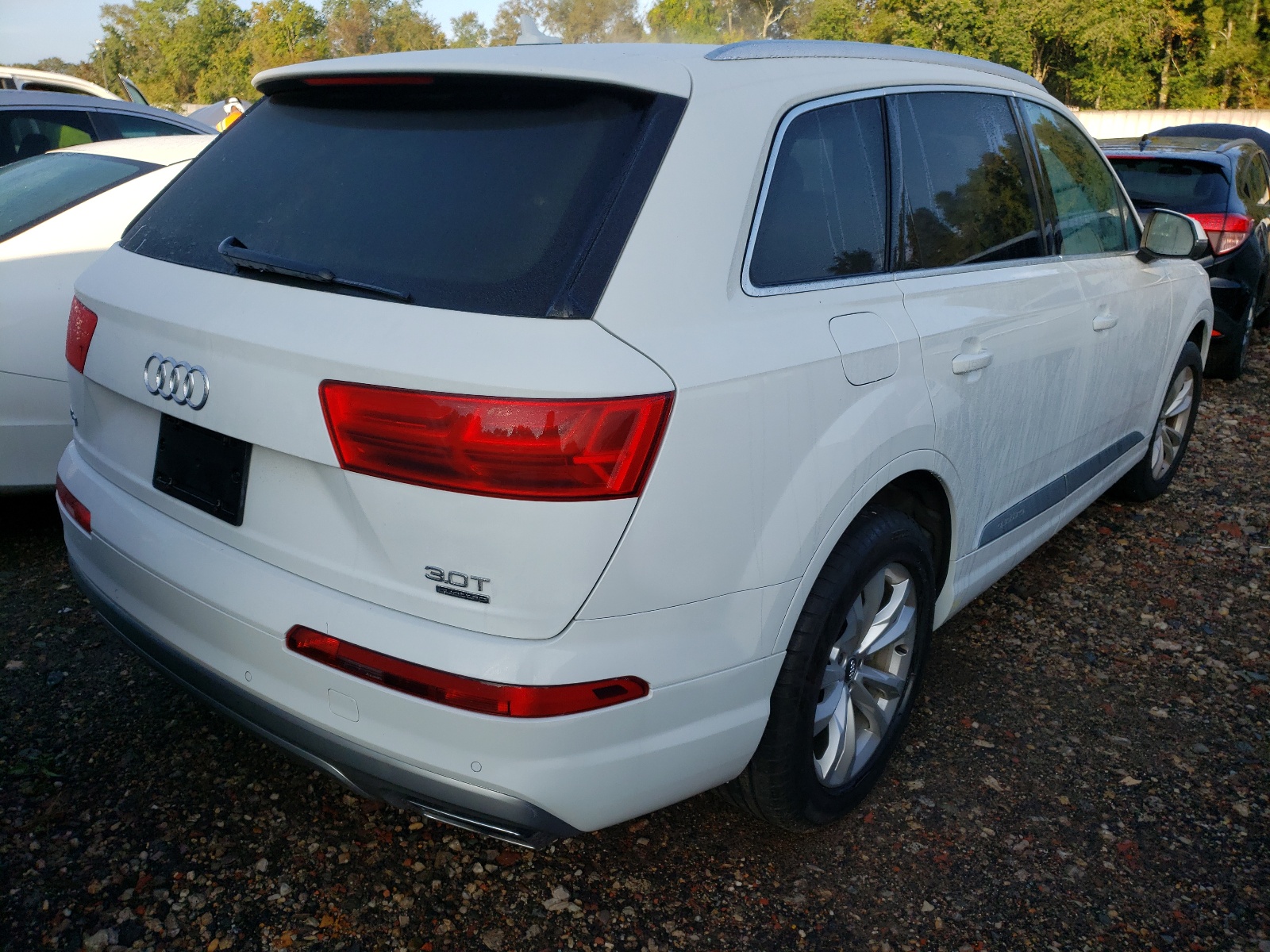 Photo 4 from auction – 2018 AUDI Q7 PREMIUM with VIN WA1LAAF74JD032328