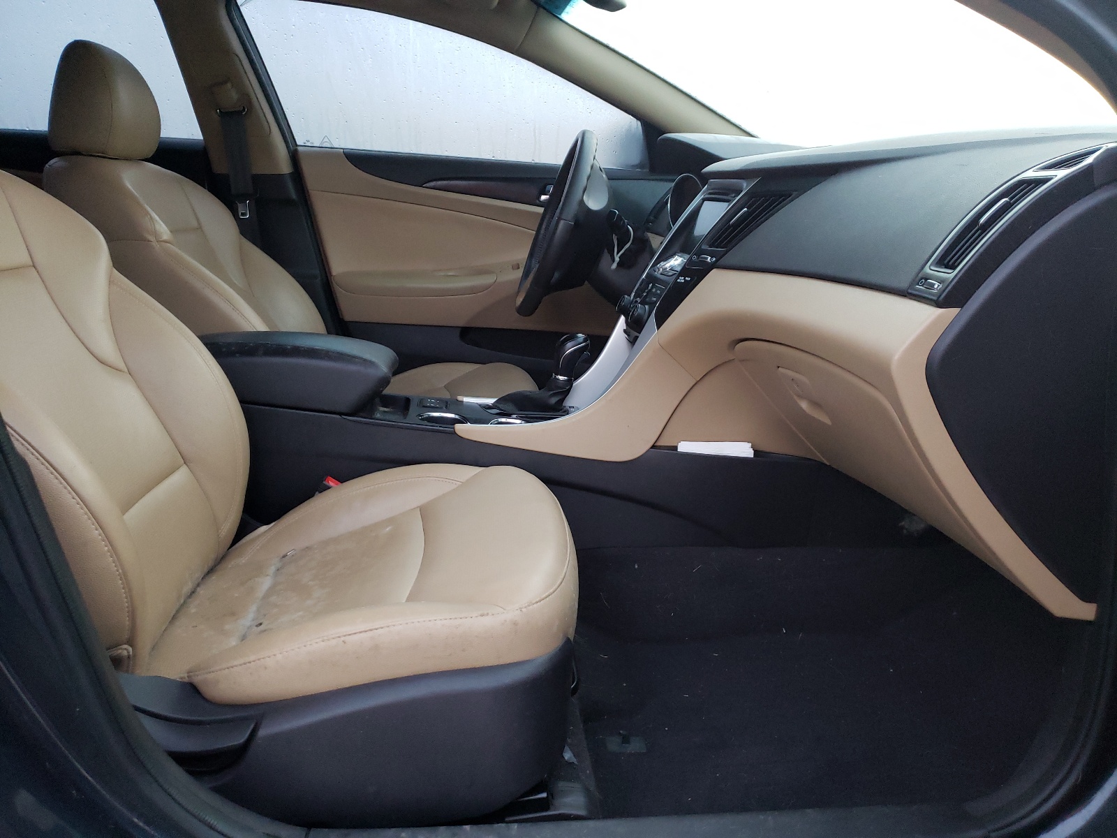 Photo 5 from auction – 2013 HYUNDAI SONATA SE with VIN 5NPEC4ACXDH800729