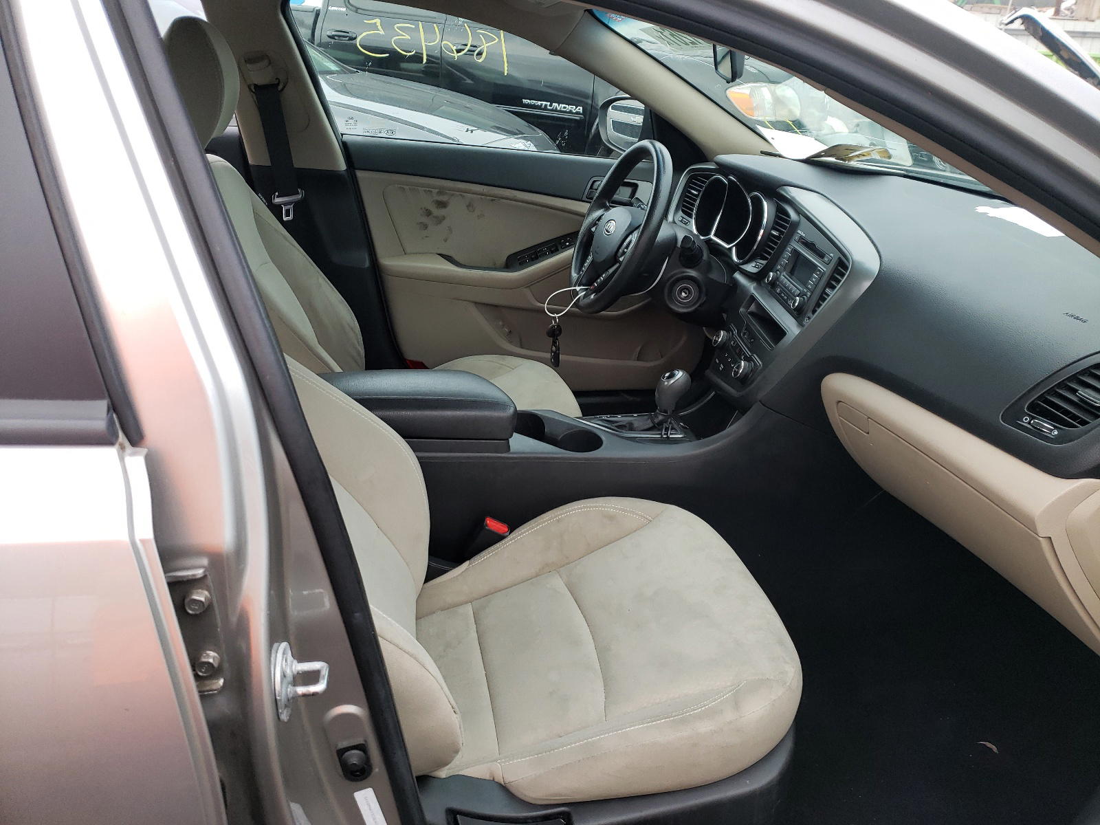 Photo 5 from auction – 2012 KIA OPTIMA with VIN 5XXGM4A73CG040162