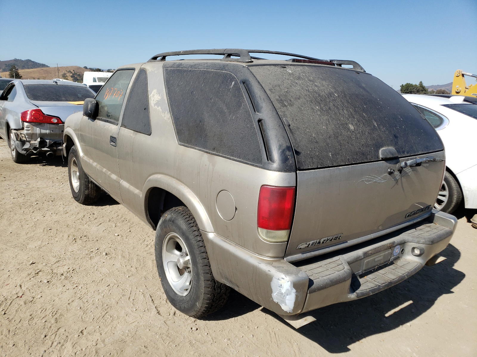 Photo 3 from auction – 2002 CHEVROLET BLAZER with VIN 1GNCS18W12K218274