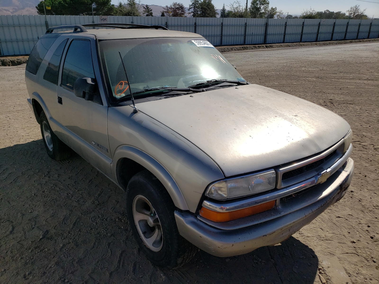 CHEVROLET BLAZER 2002 with VIN 1GNCS18W12K218274 - Photo from auction