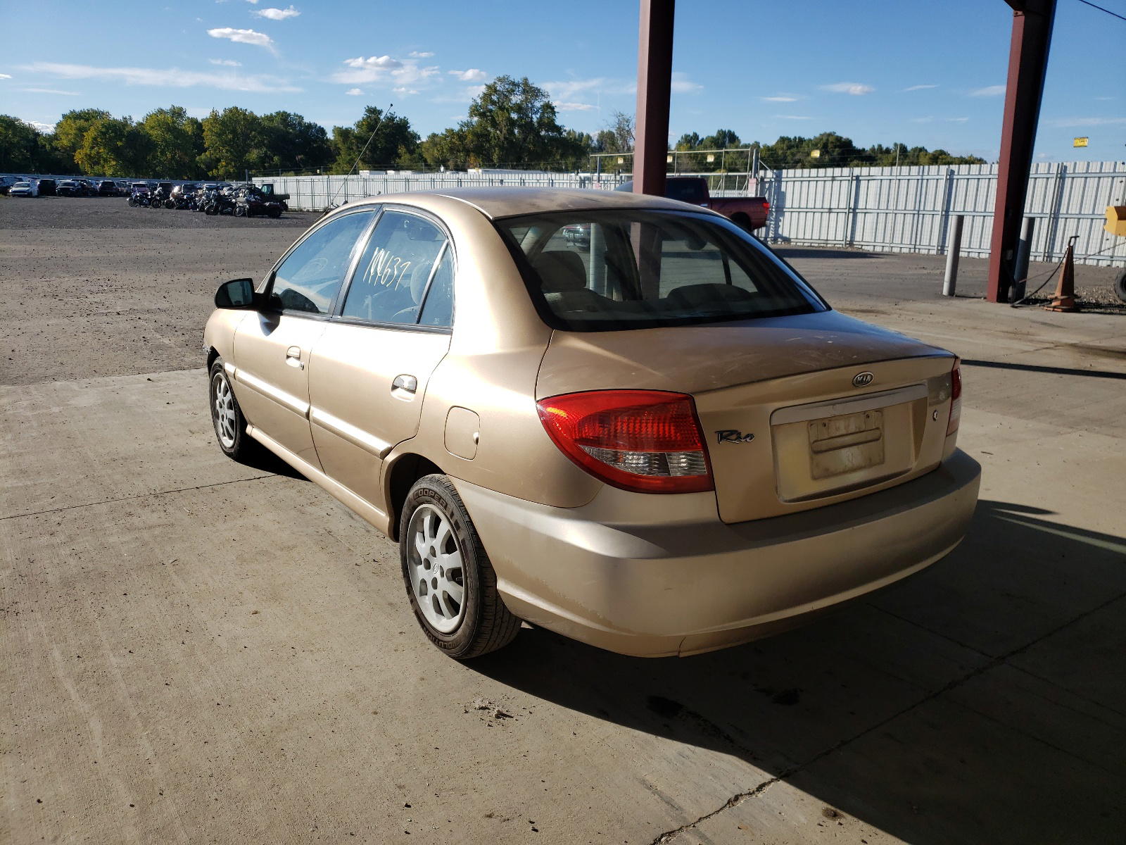 Photo 3 from auction – 2003 KIA RIO with VIN KNADC125X36240789