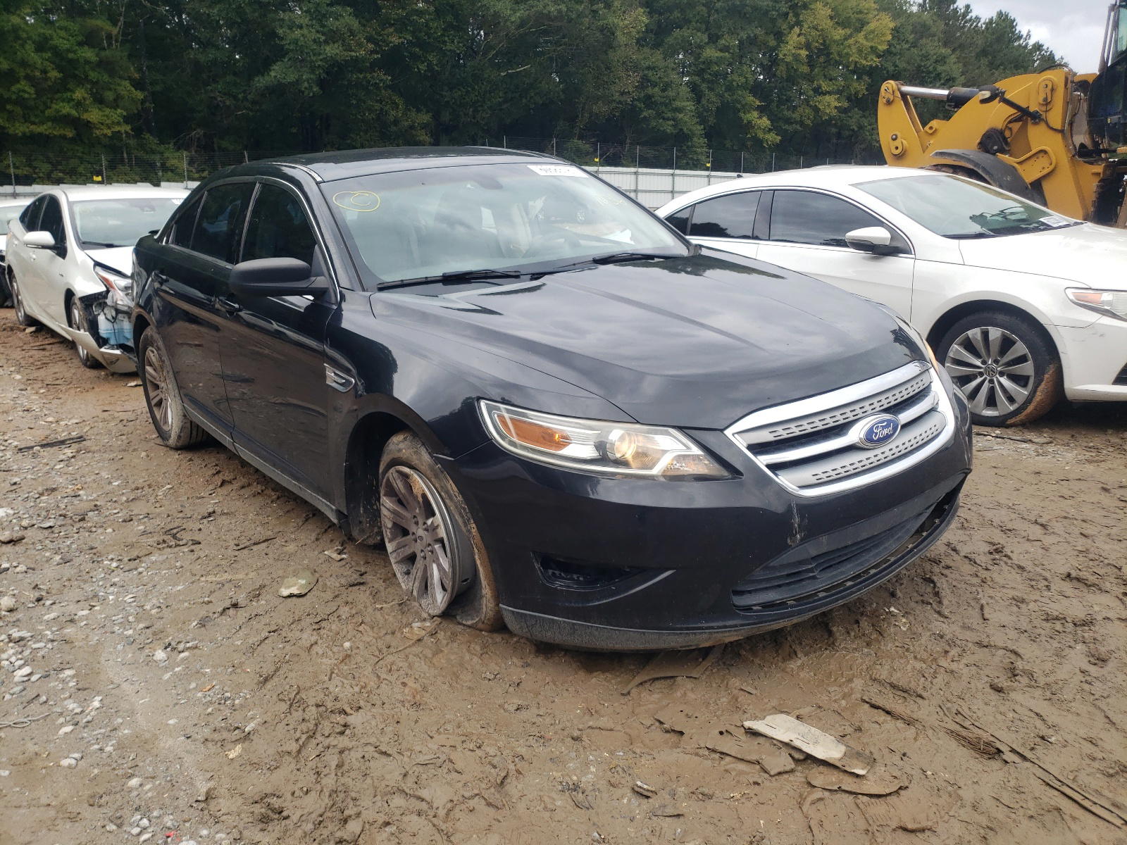 FORD TAURUS SE 2011 with VIN 1FAHP2DW8BG161236 - Photo from auction