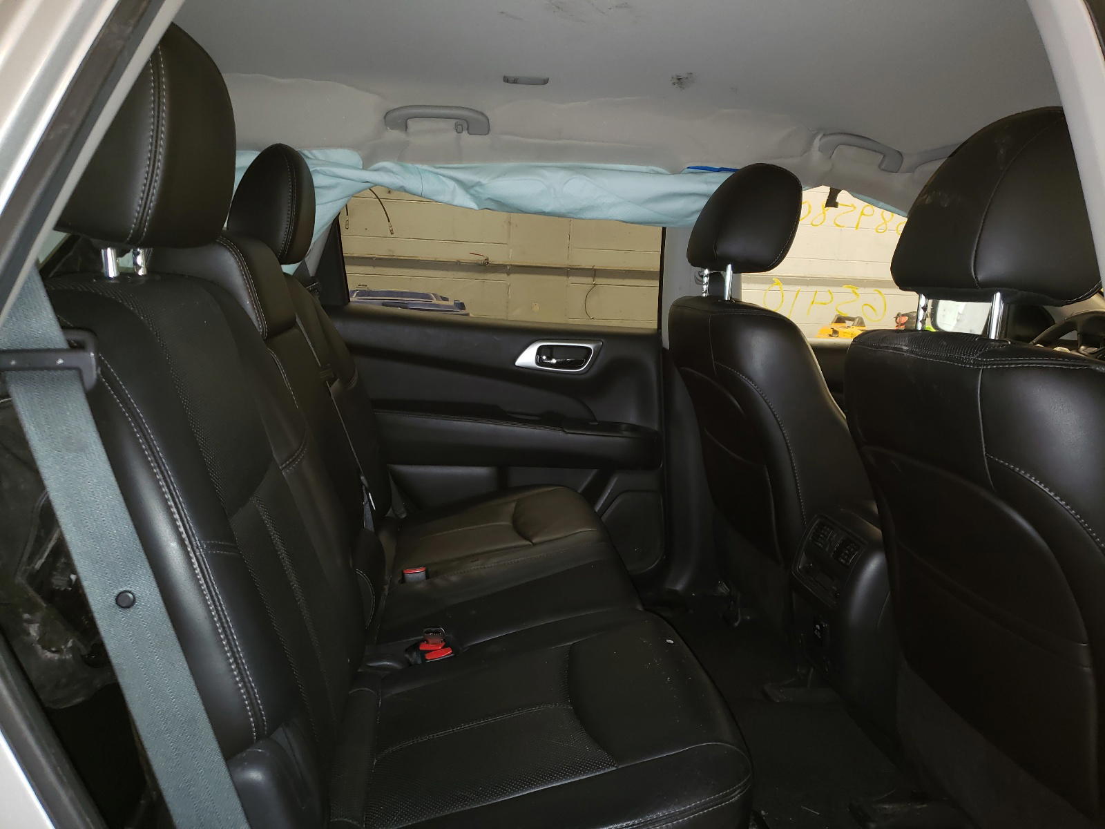 Photo 6 from auction – 2014 NISSAN PATHFINDER with VIN 5N1AR2MM1EC650122