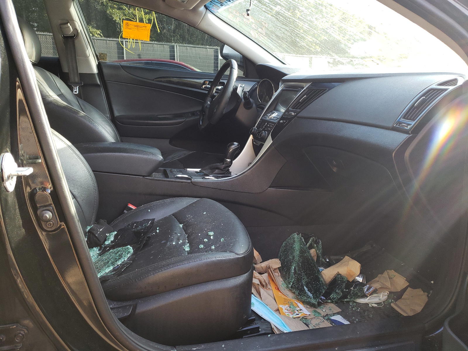 Photo 5 from auction – 2012 HYUNDAI SONATA SE with VIN 5NPEC4AB9CH464772