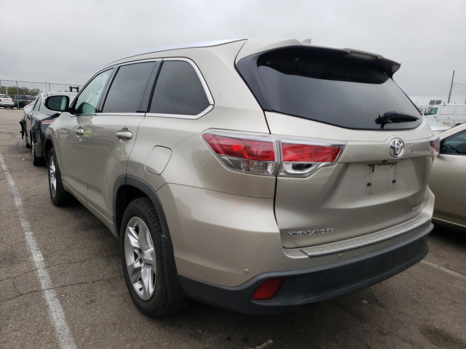 Photo 3 from auction – 2014 TOYOTA HIGHLANDER with VIN 5TDDKRFH8ES032549