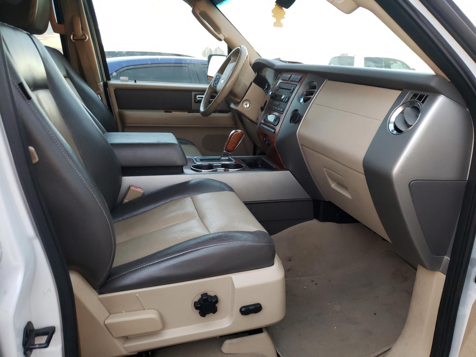 Photo 5 from auction – 2007 FORD EXPEDITION with VIN 1FMFK17547LA14578