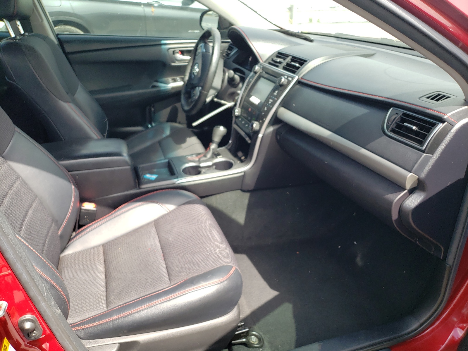 Photo 5 from auction – 2017 TOYOTA CAMRY LE with VIN 4T1BF1FK0HU730142