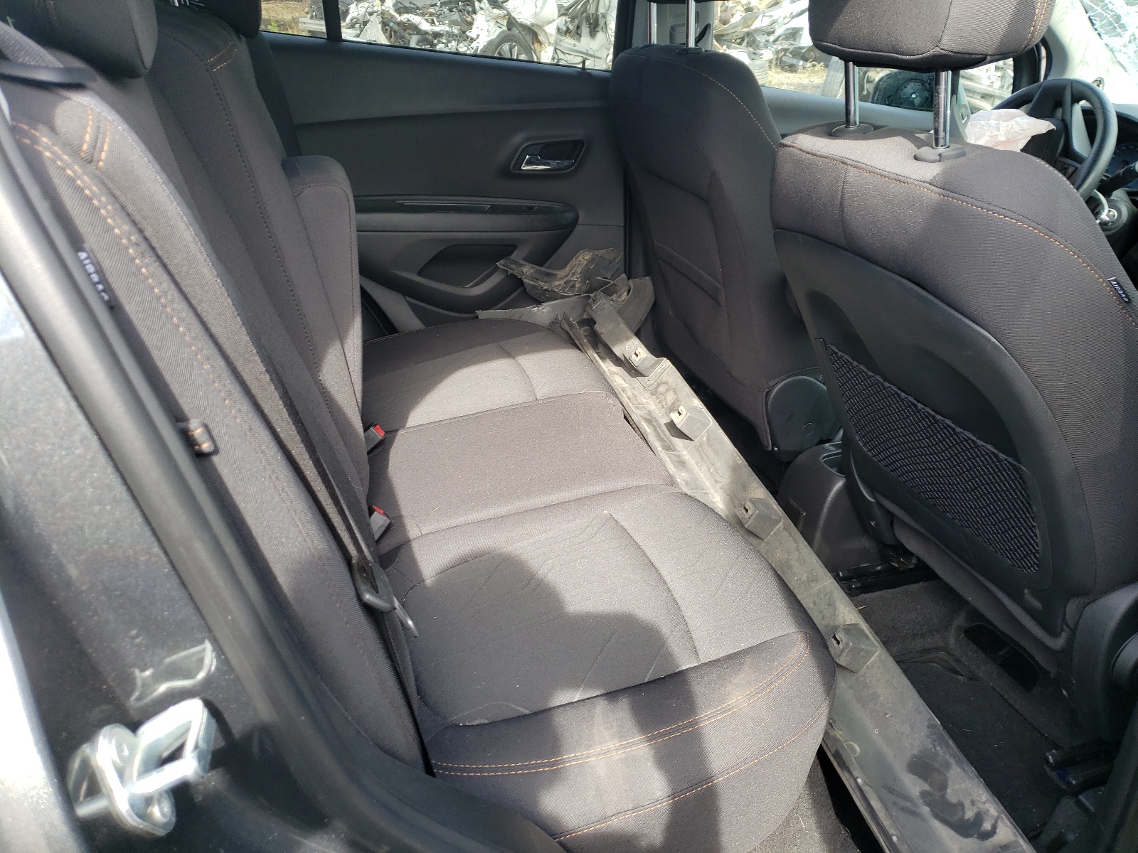 Photo 6 from auction – 2018 CHEVROLET TRAX 1LT with VIN 3GNCJLSB4JL163594