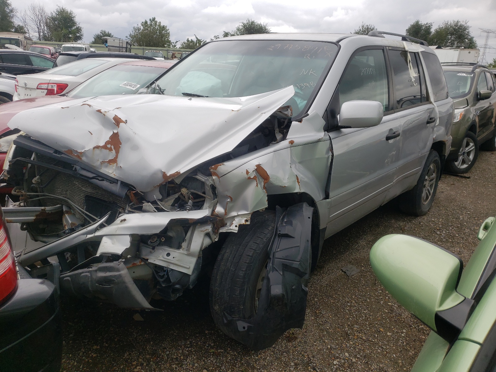 Photo 2 from auction – 2004 HONDA PILOT EXL with VIN 2HKYF18684H581398