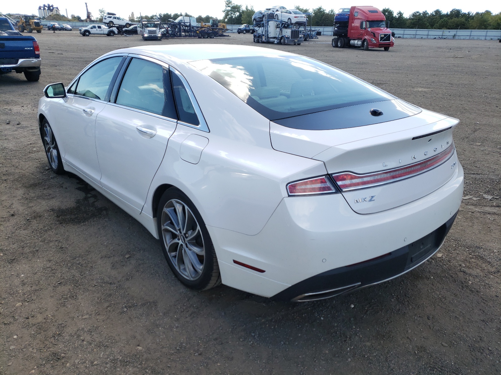 Photo 3 from auction – 2019 LINCOLN MKZ RESERV with VIN 3LN6L5D94KR623336
