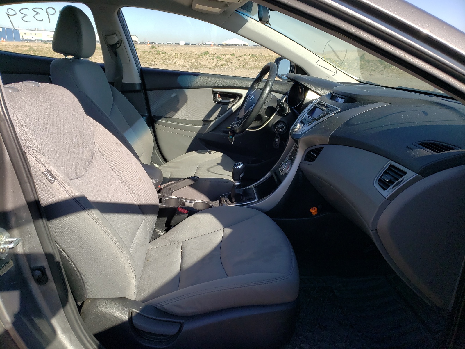 Photo 5 from auction – 2012 HYUNDAI ELANTRA GL with VIN 5NPDH4AE5CH128186