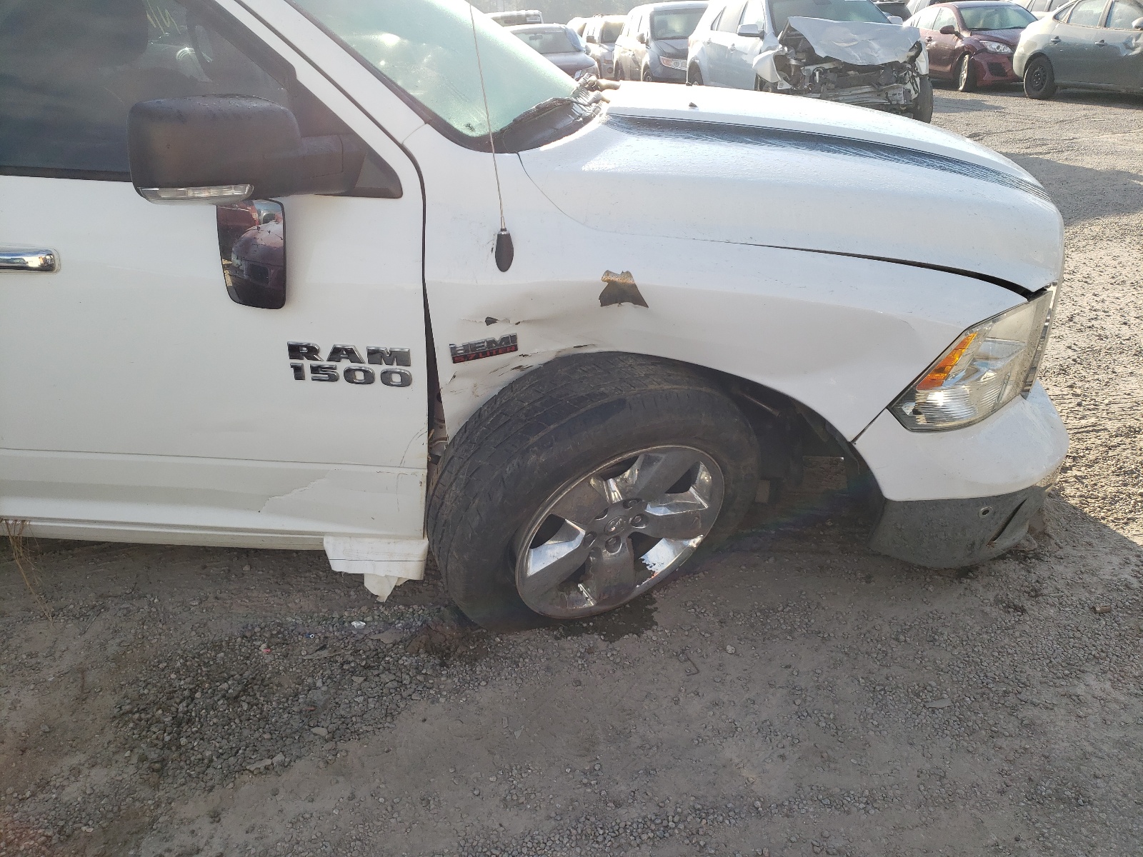 Photo 9 from auction – 2015 RAM 1500 SLT with VIN 1C6RR6GT6FS582092