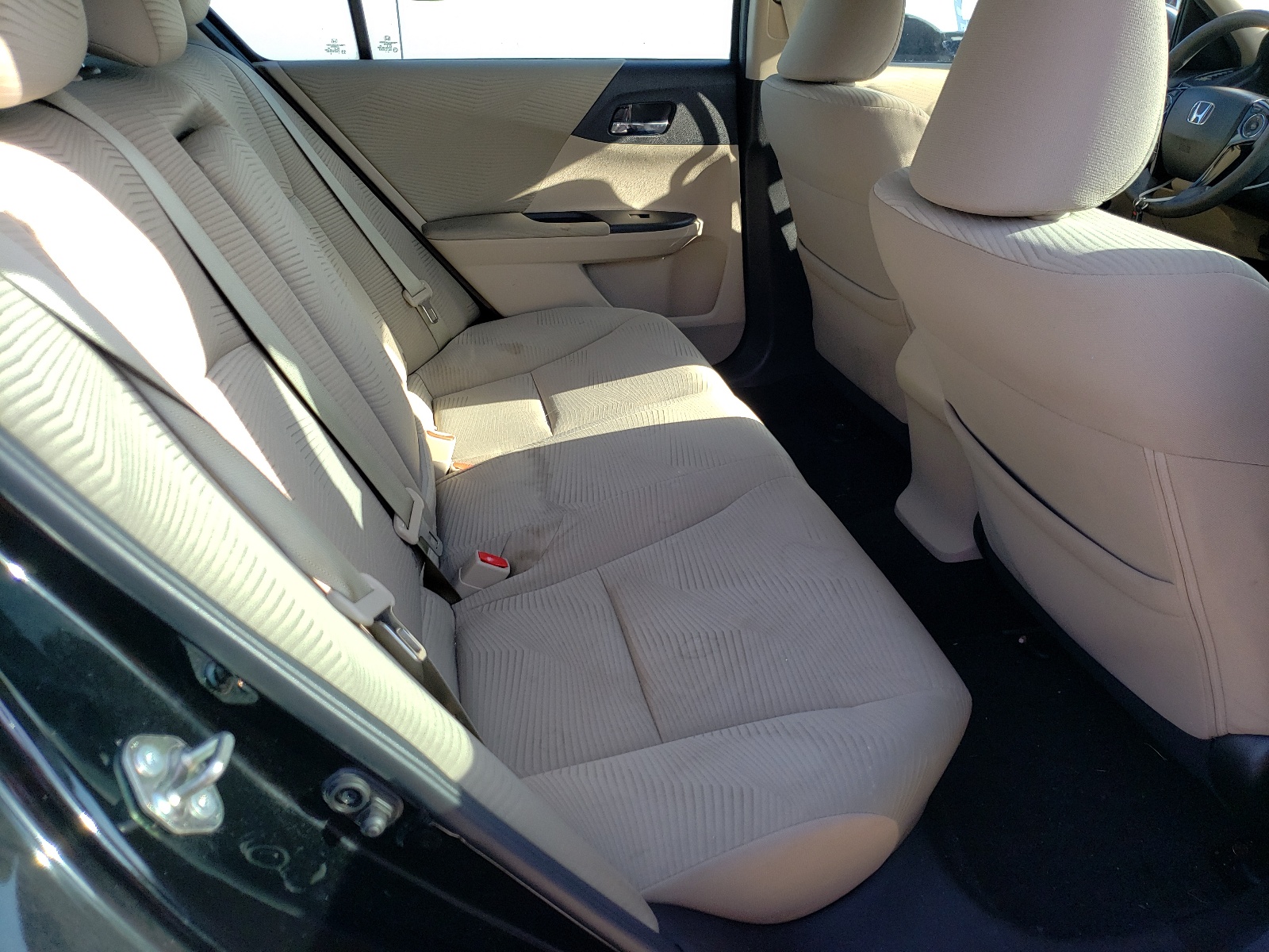 Photo 6 from auction – 2017 HONDA ACCORD LX with VIN 1HGCR2F34HA061925