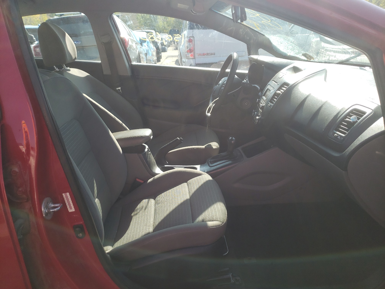 Photo 5 from auction – 2015 KIA FORTE LX with VIN KNAFX4A65F5318926