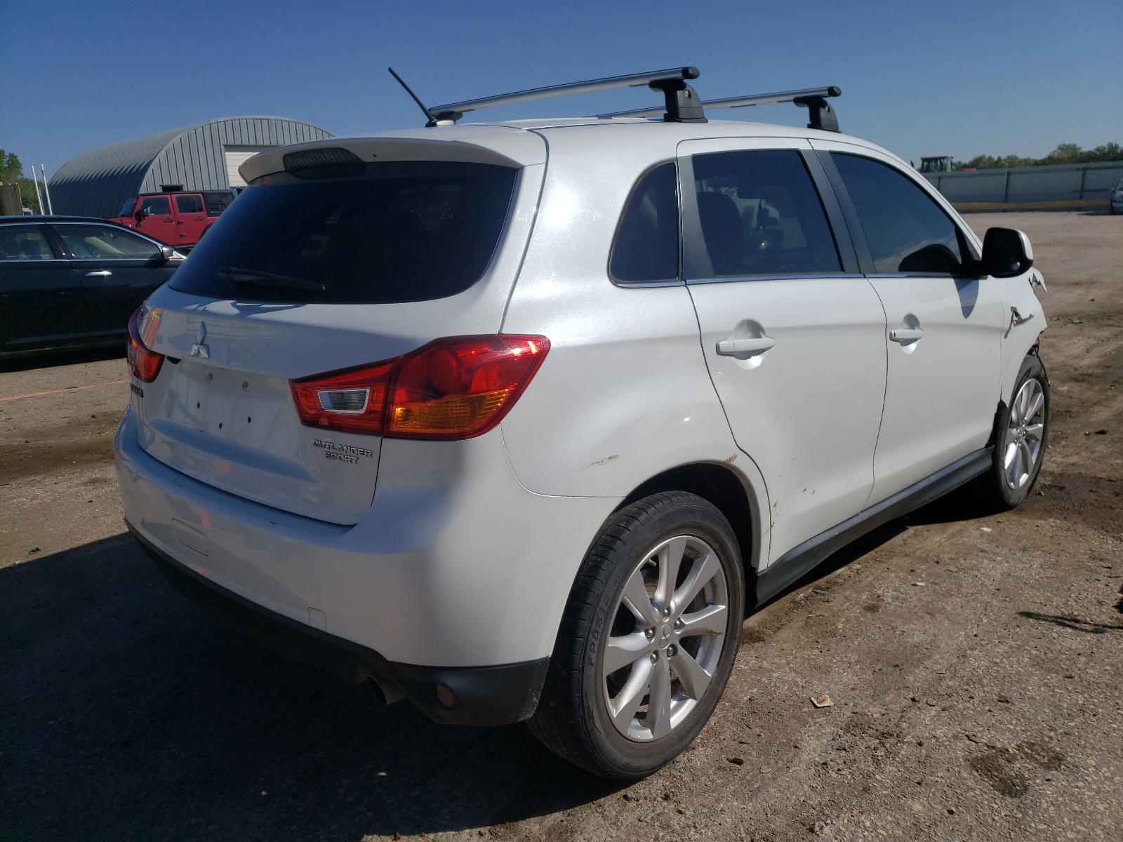 Photo 4 from auction – 2015 MITSUBISHI OUTLANDER with VIN 4A4AP4AU5FE017759