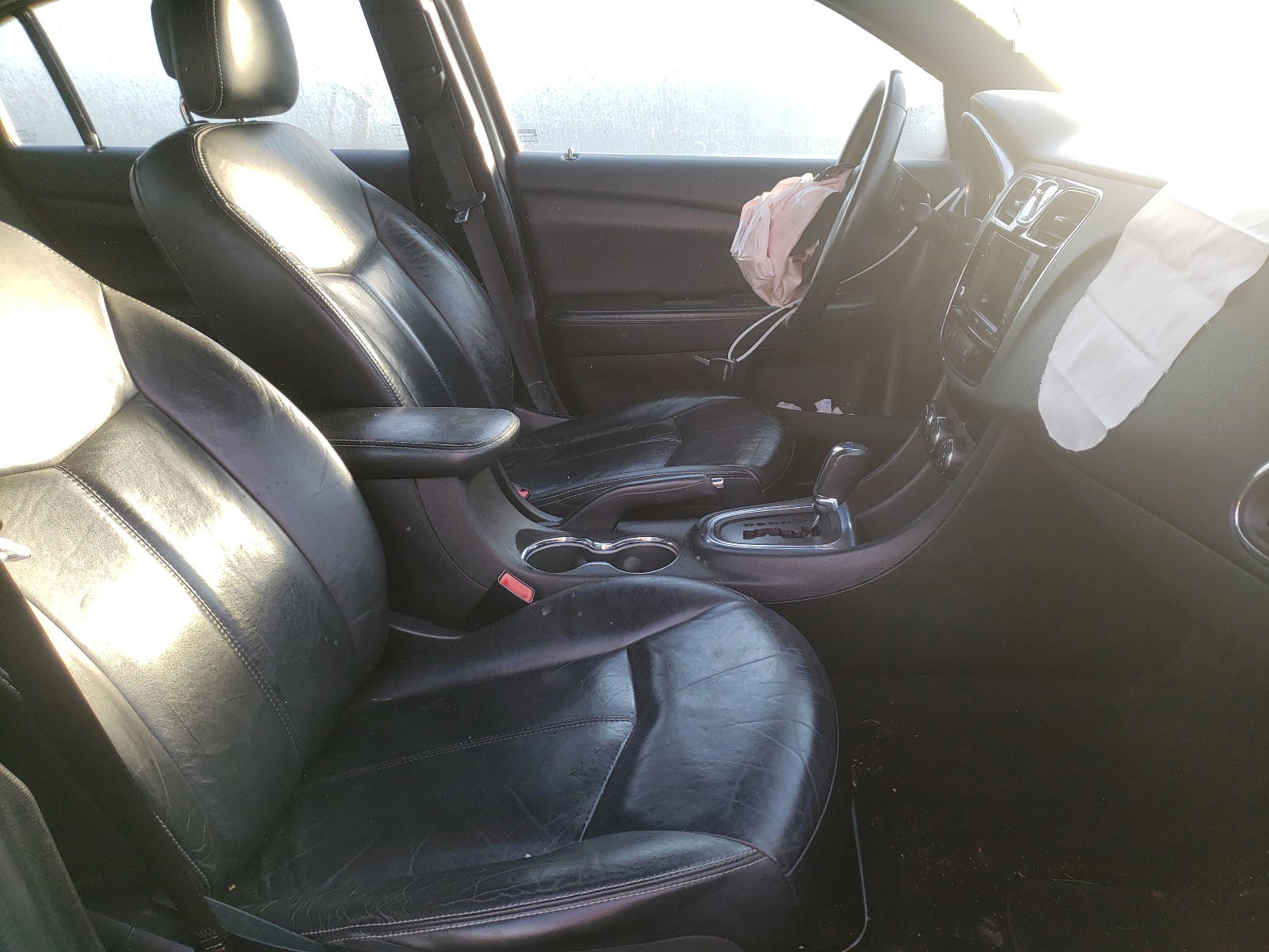 Photo 5 from auction – 2012 CHRYSLER 200 LIMITE with VIN 1C3CCBCB2CN304701