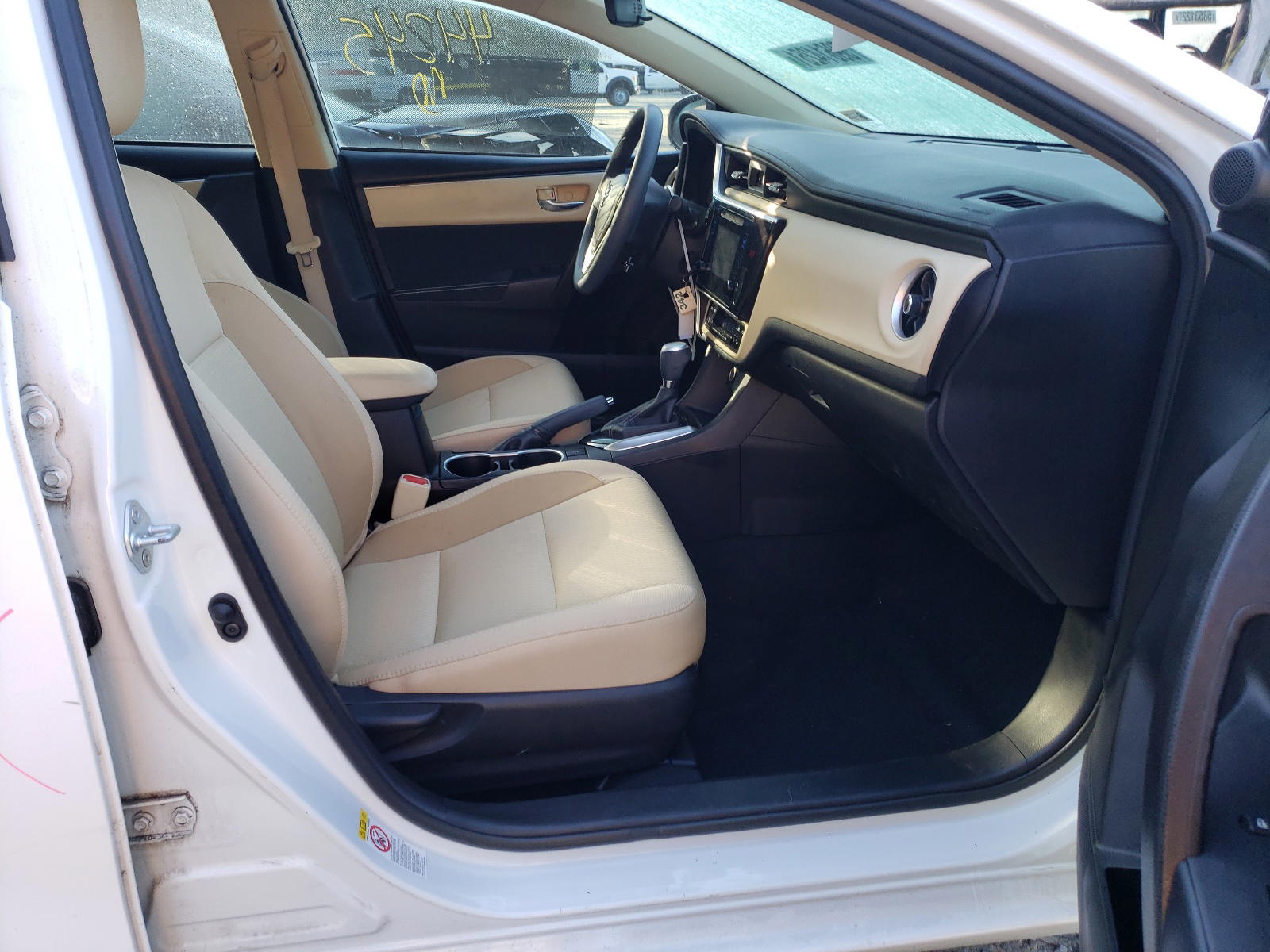 Photo 5 from auction – 2018 TOYOTA COROLLA L with VIN 2T1BURHEXJC006087