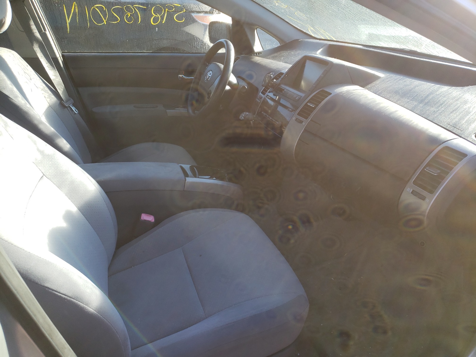 Photo 5 from auction – 2005 TOYOTA PRIUS with VIN JTDKB20U557041126