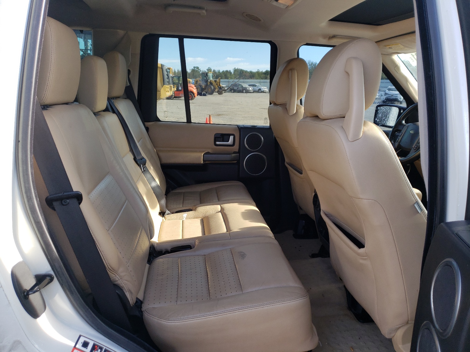 Photo 6 from auction – 2006 LAND ROVER LR3 SE with VIN SALAE25436A374854