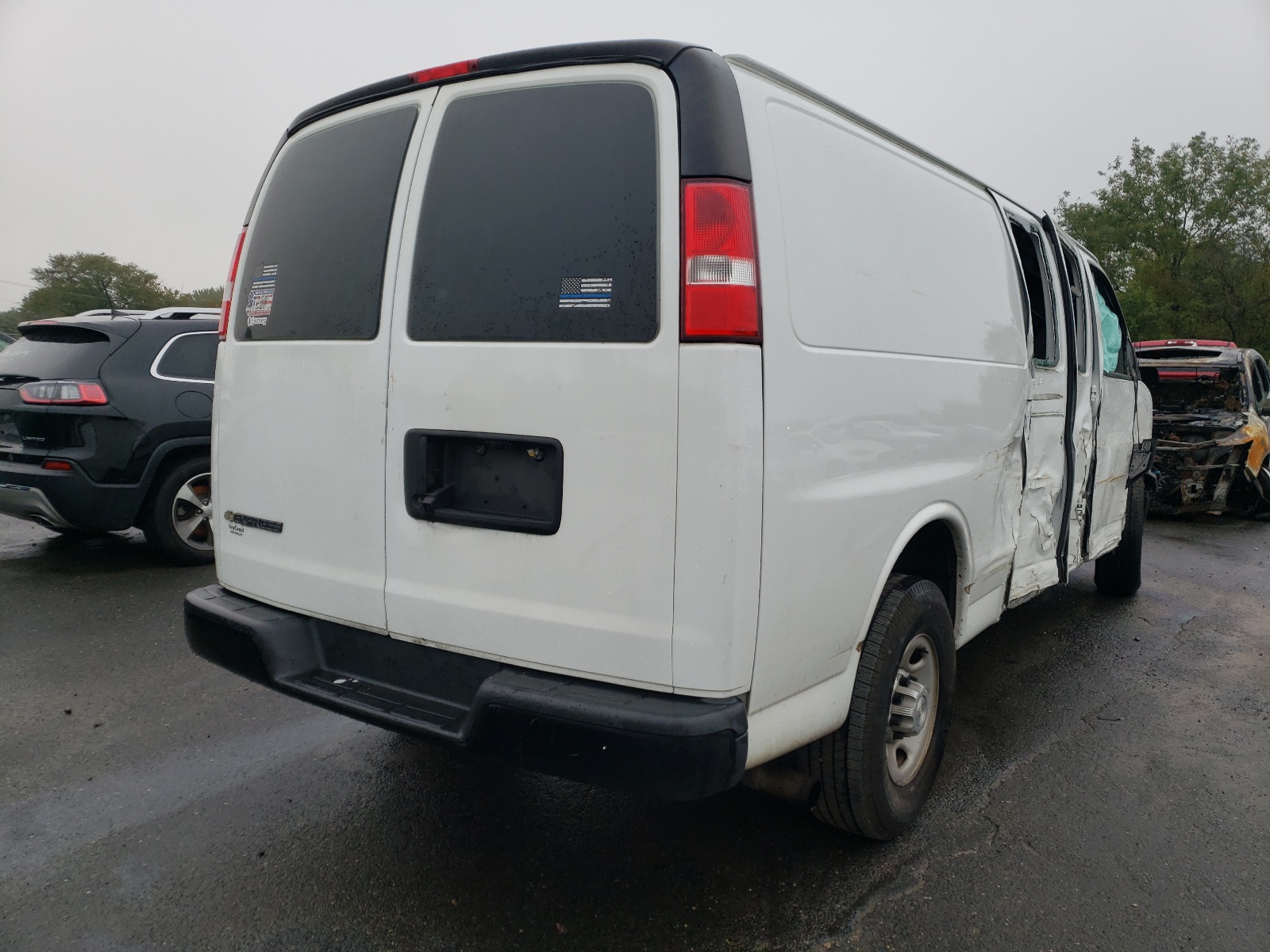 Photo 4 from auction – 2017 CHEVROLET EXPRESS G2 with VIN 1GCWGBFG0H1211033