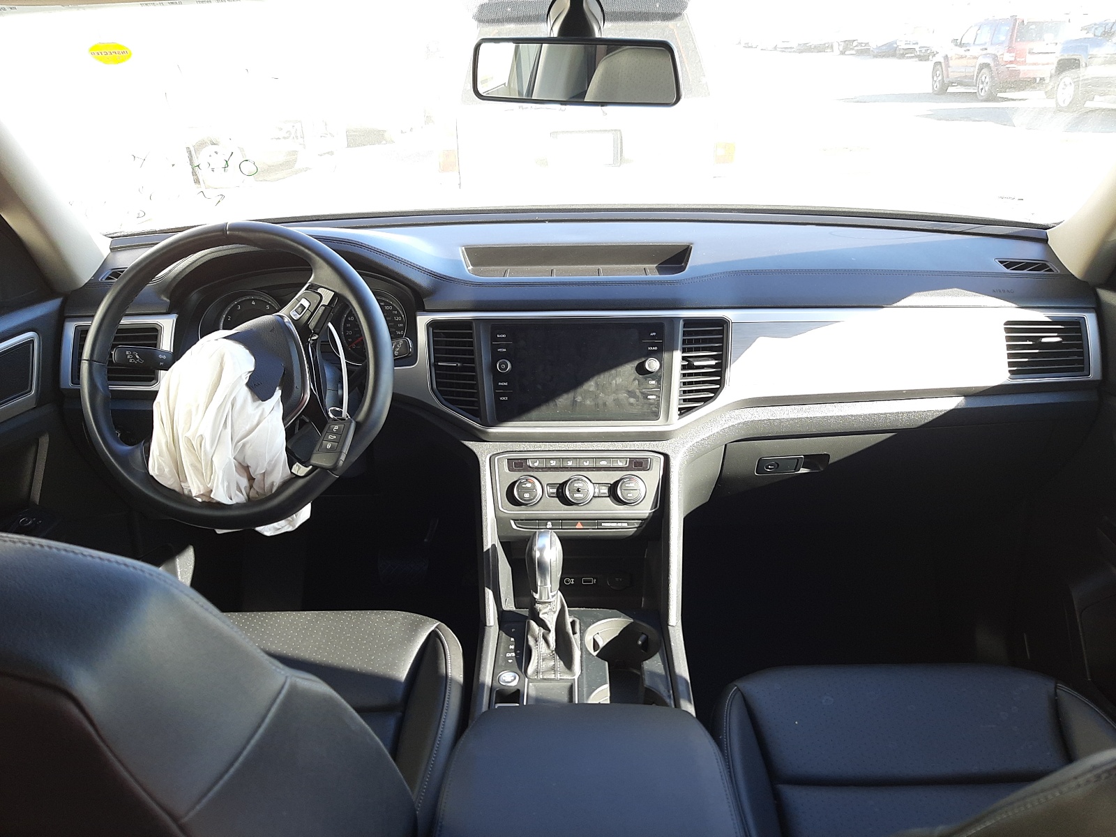 Photo 9 from auction – 2019 VOLKSWAGEN ATLAS SE with VIN 1V2DR2CA2KC524211