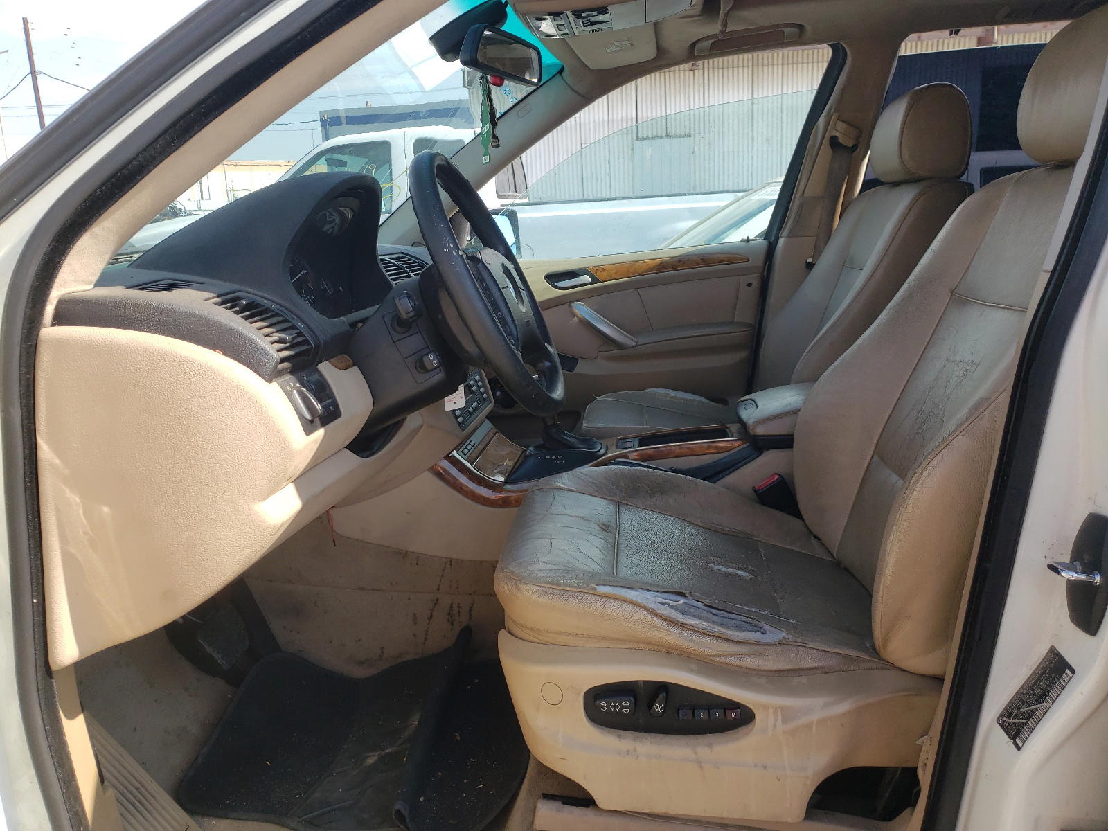 Photo 5 from auction – 2002 BMW X5 3.0I with VIN 5UXFA53592LP52033