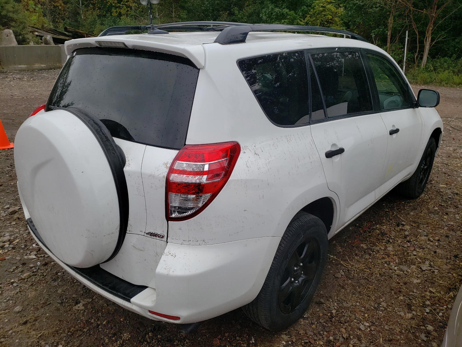 Photo 4 from auction – 2009 TOYOTA RAV4 with VIN JTMBF33V89D016310