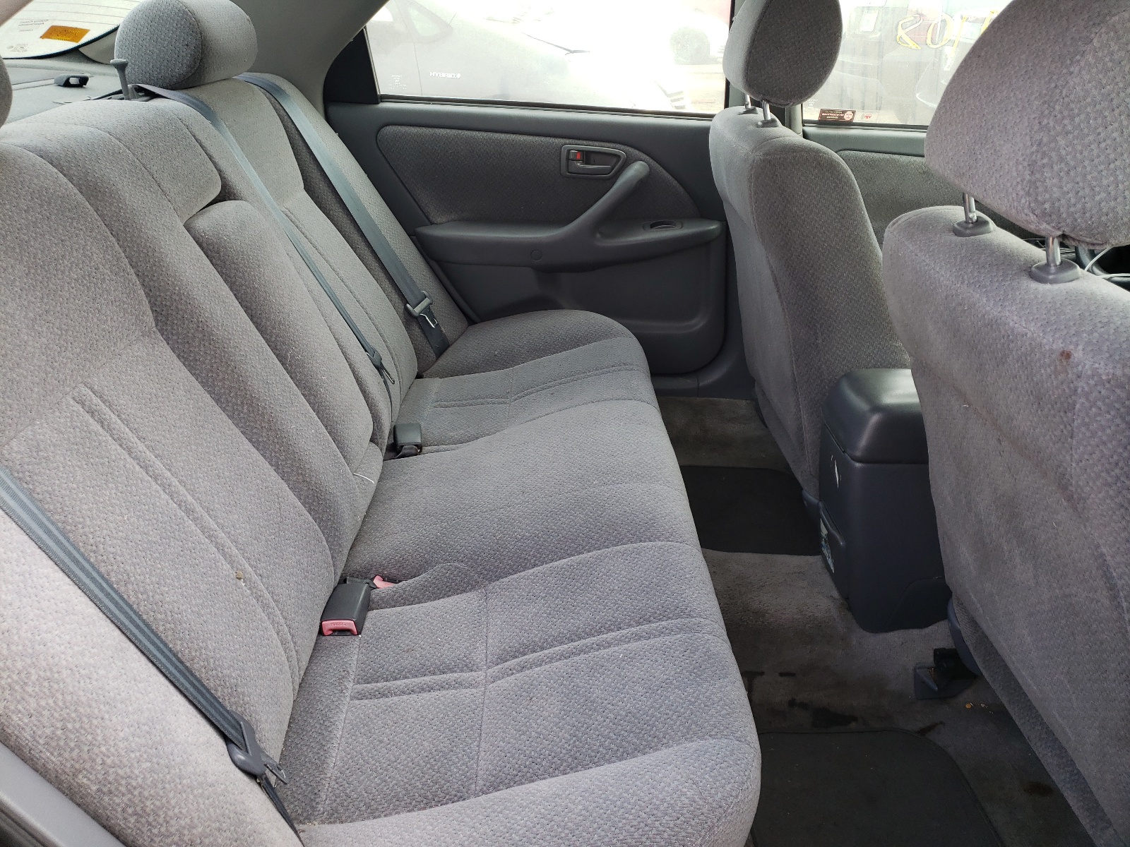 Photo 6 from auction – 2000 TOYOTA CAMRY CE with VIN 4T1BG22K9YU628573