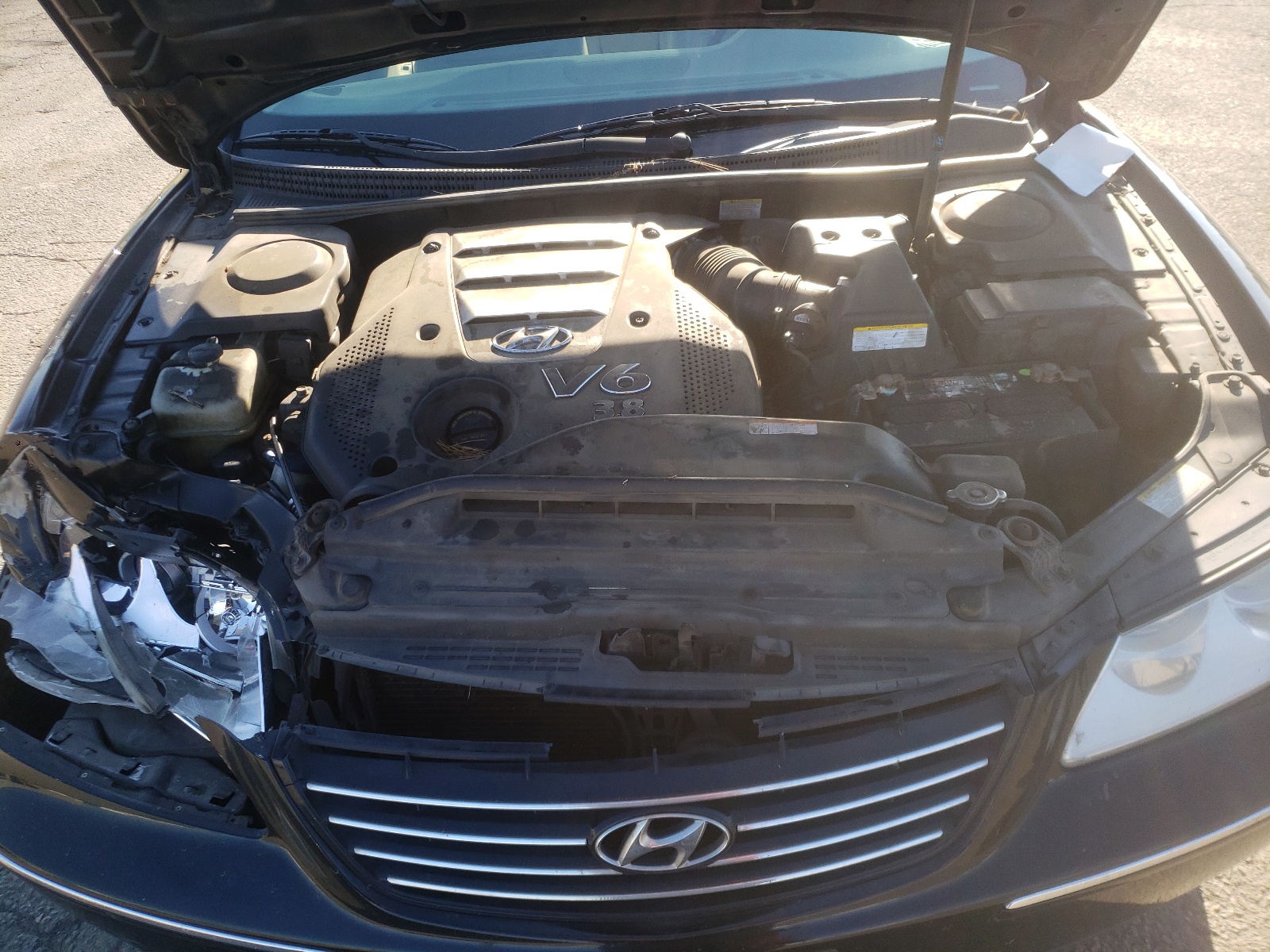 Photo 7 from auction – 2007 HYUNDAI AZERA SE with VIN KMHFC46FX7A230102