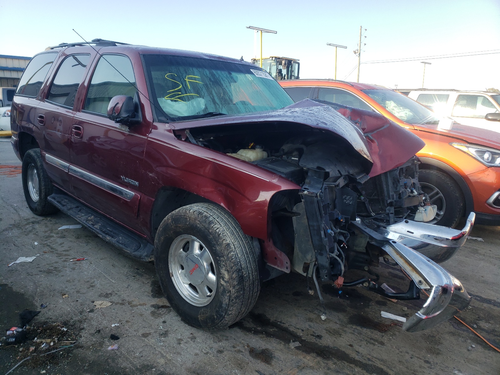 GMC YUKON 2002 with VIN 1GKEC13Z82R231924 - Photo from auction