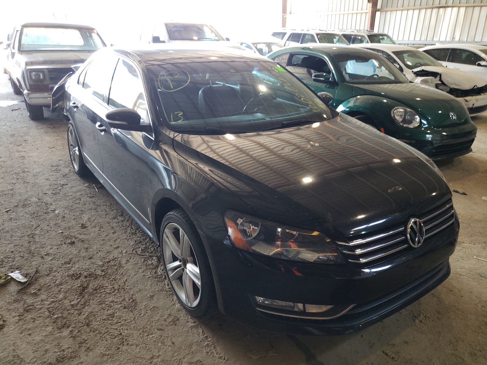 VOLKSWAGEN PASSAT SE 2015 with VIN 1VWBS7A30FC014523 - Photo from auction