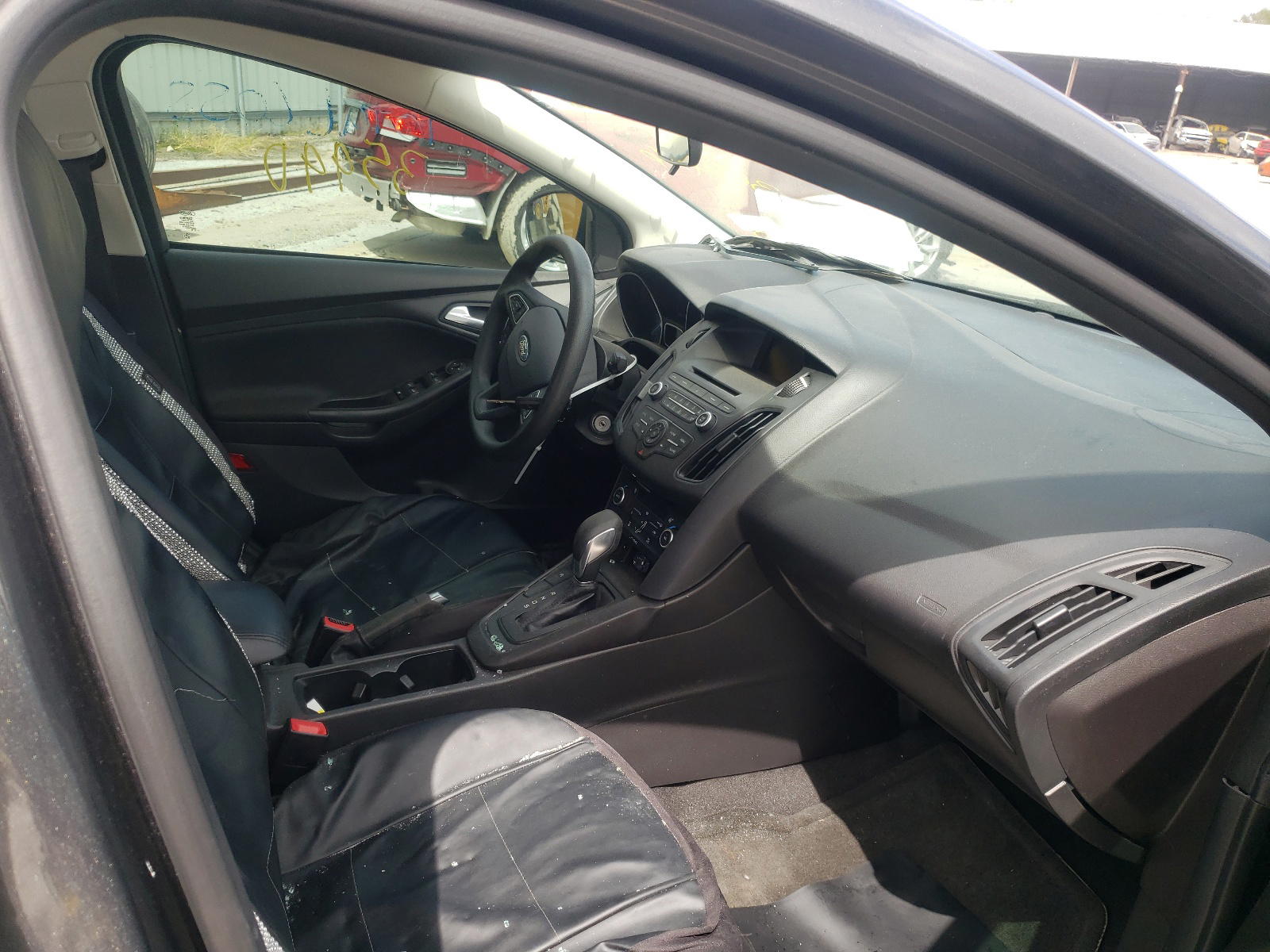 Photo 5 from auction – 2017 FORD FOCUS SE with VIN 1FADP3FE7HL341476