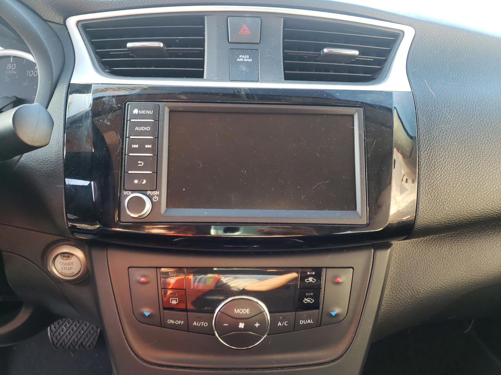 Photo 9 from auction – 2019 NISSAN SENTRA S with VIN 3N1AB7AP1KY372011