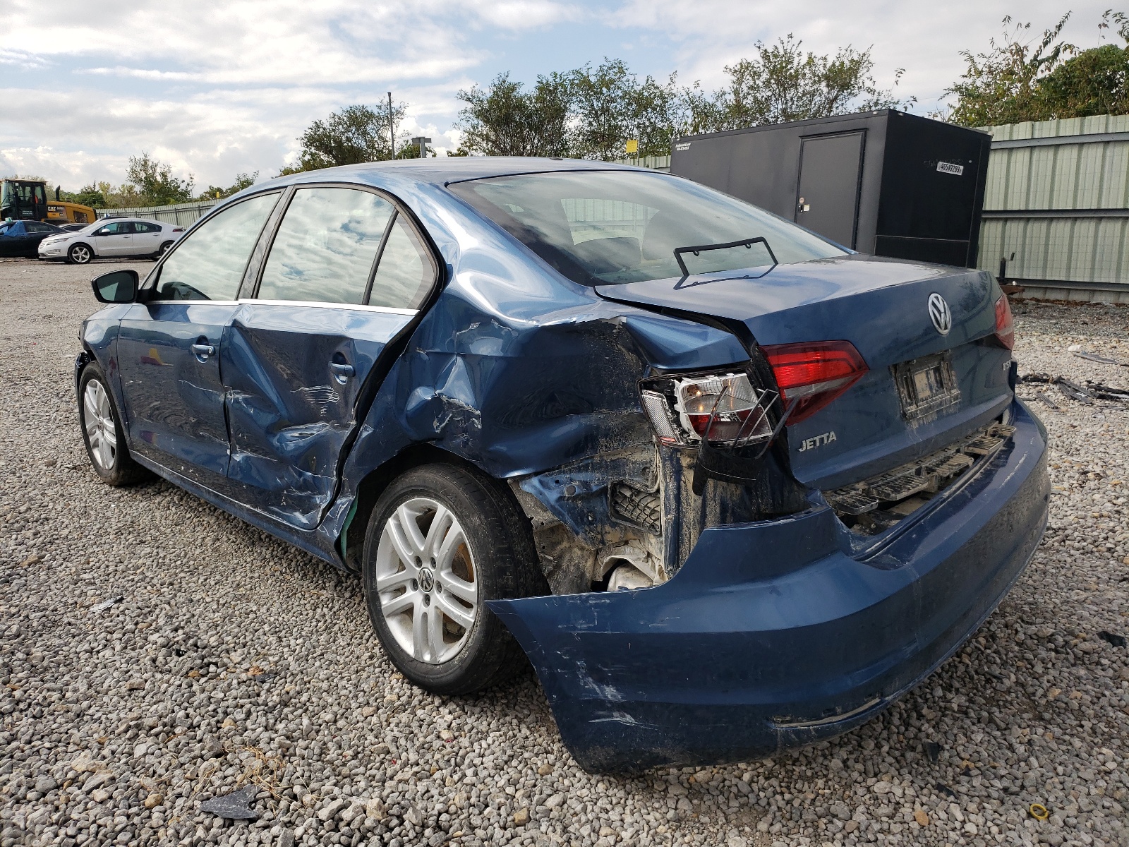 Photo 3 from auction – 2017 VOLKSWAGEN JETTA S with VIN 3VW2B7AJ3HM257226