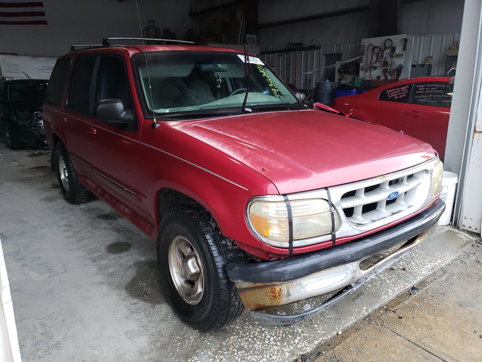 FORD EXPLORER 1996 with VIN 1FMDU32X1TUA15780 - Photo from auction