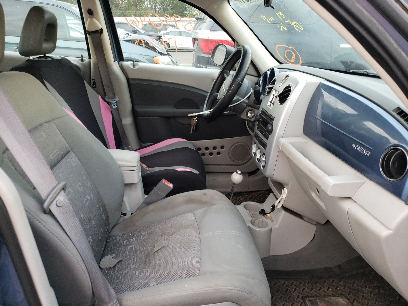 Photo 5 from auction – 2005 CHRYSLER PT CRUISER with VIN 3A4FY48B16T265645