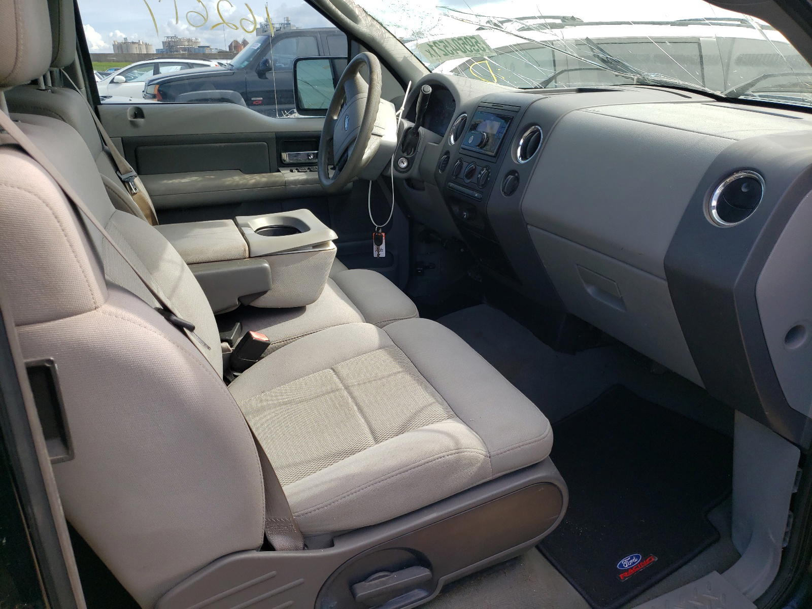 Photo 5 from auction – 2006 FORD F150 with VIN 1FTPX14526FB73997