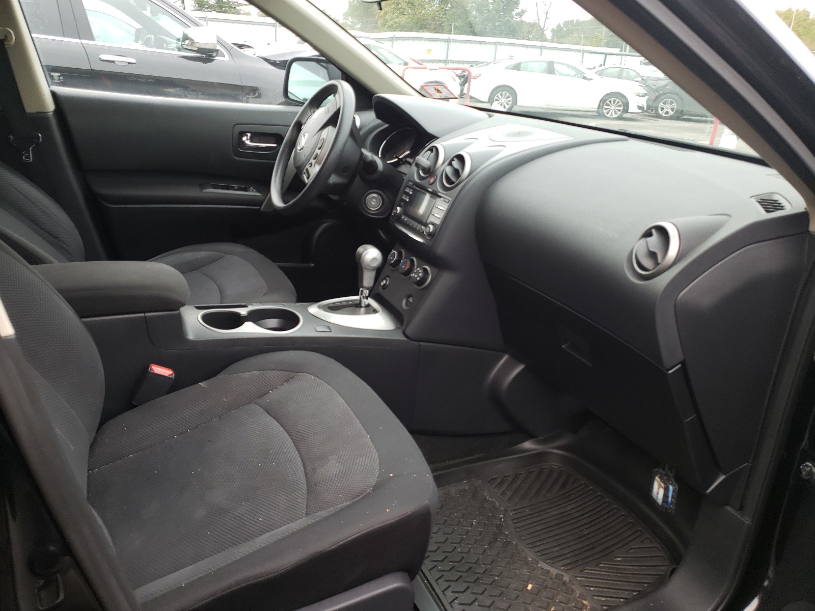 Photo 5 from auction – 2012 NISSAN ROGUE S with VIN JN8AS5MV2CW390851