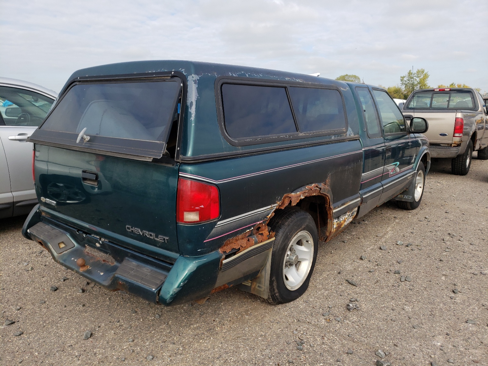 Photo 4 from auction – 1996 CHEVROLET S 10 with VIN 1GCCS19X2T8150209