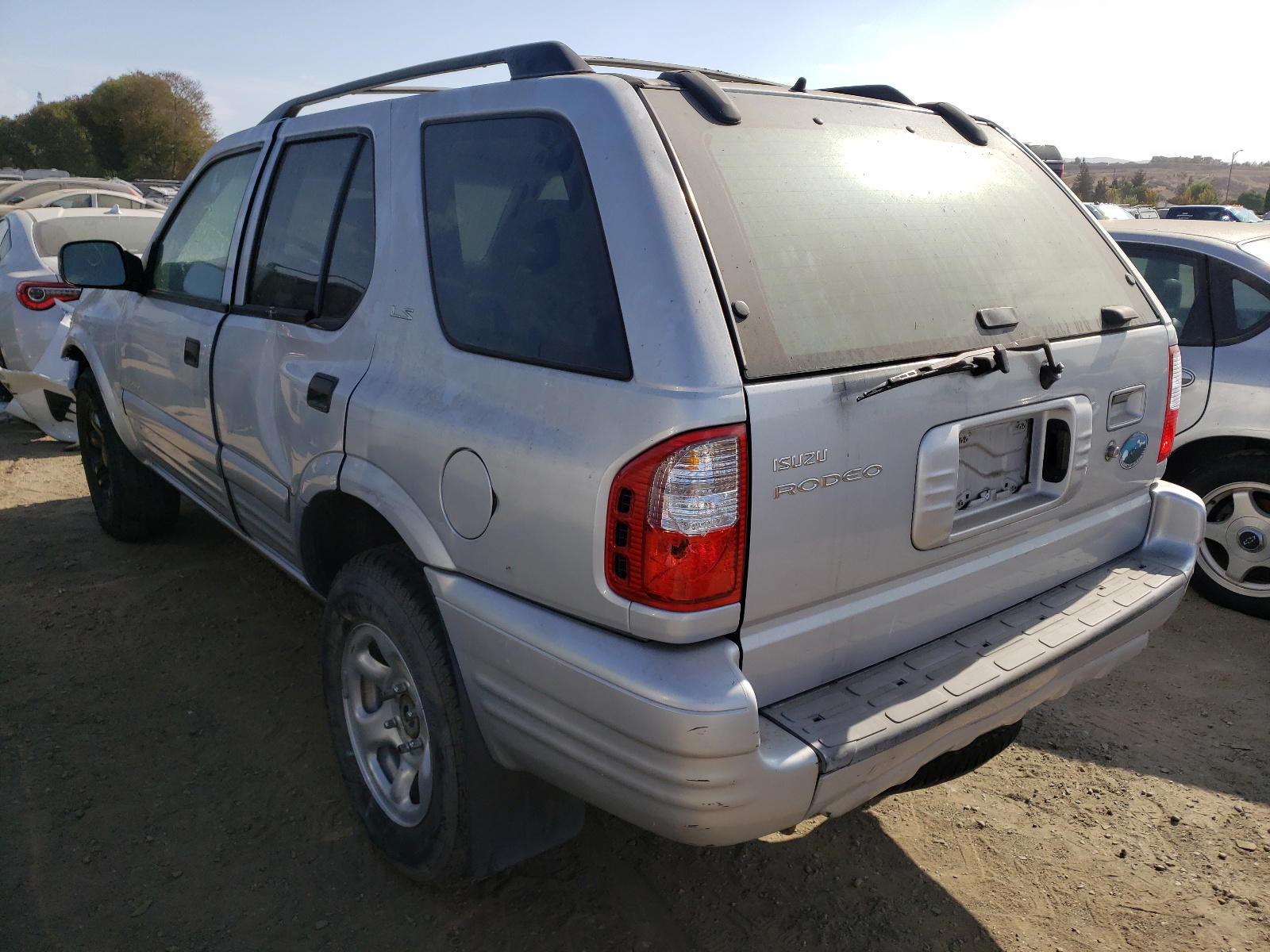 Photo 3 from auction – 2002 ISUZU RODEO S with VIN 4S2CK58W224310177