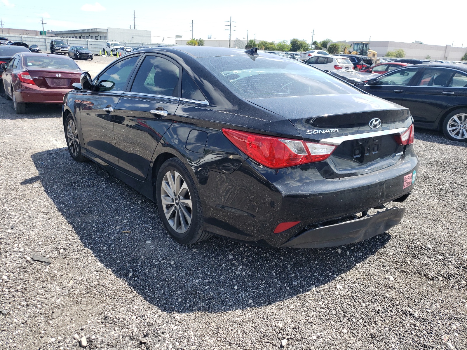Photo 3 from auction – 2014 HYUNDAI SONATA SE with VIN 5NPEC4AC4EH821657