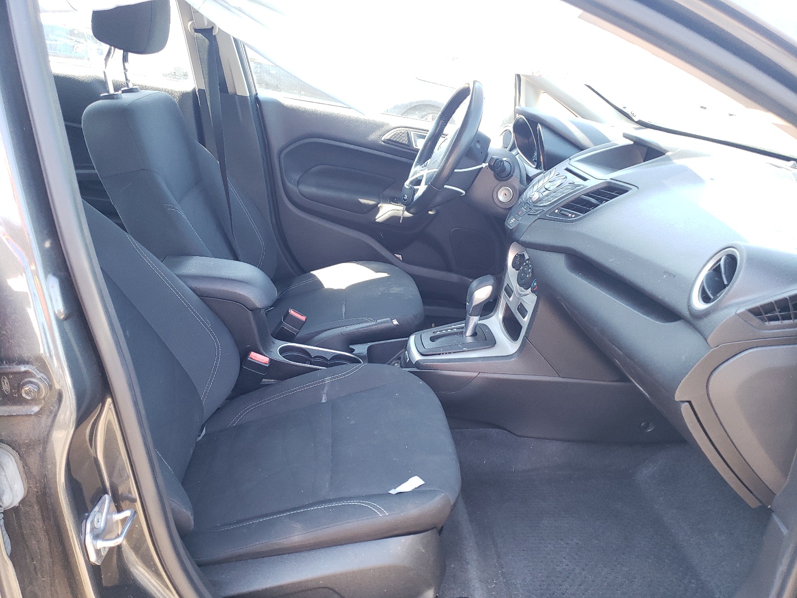 Photo 5 from auction – 2016 FORD FIESTA SE with VIN 3FADP4BJ1GM140761