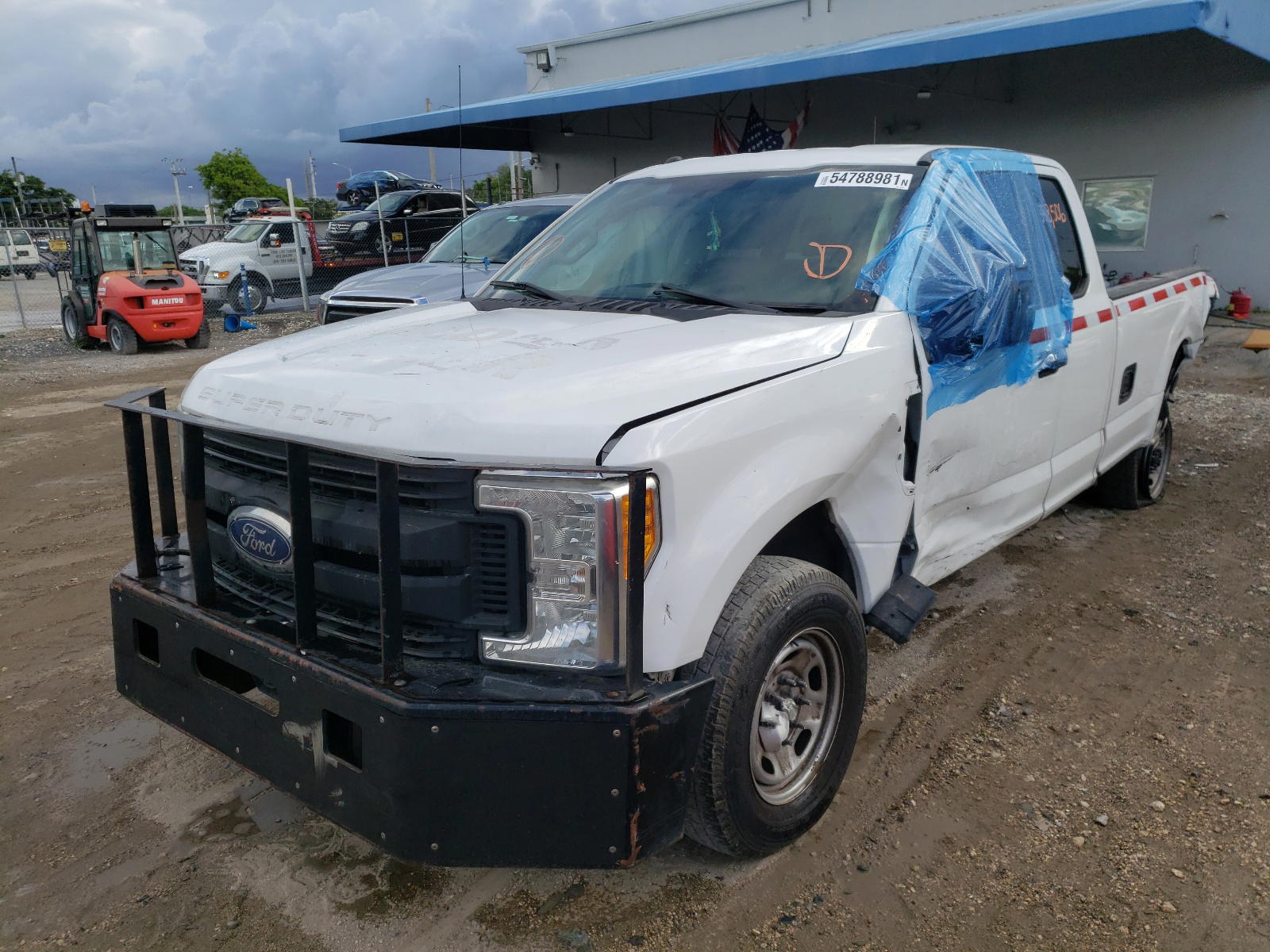 Photo 2 from auction – 2017 FORD F250 SUPER with VIN 1FT7X2A67HEF00244
