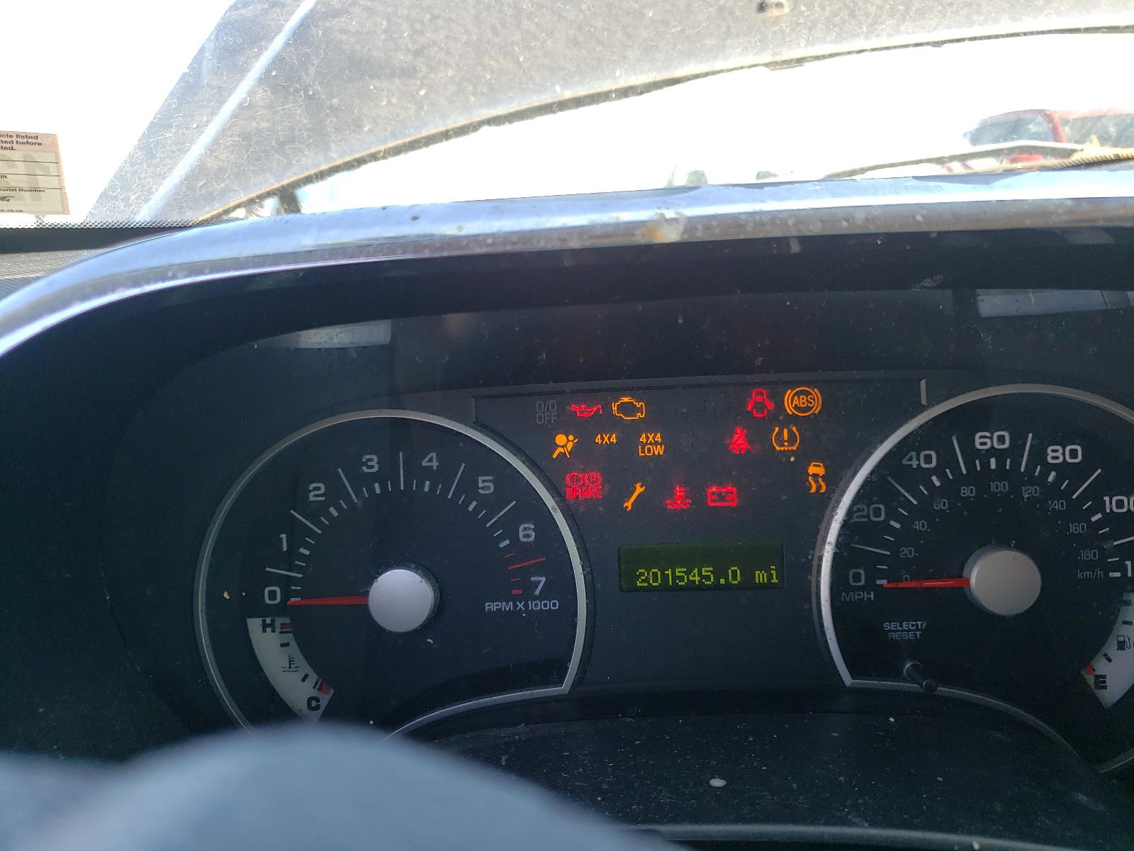 Photo 8 from auction – 2008 FORD EXPLORER X with VIN 1FMEU73E98UB28330