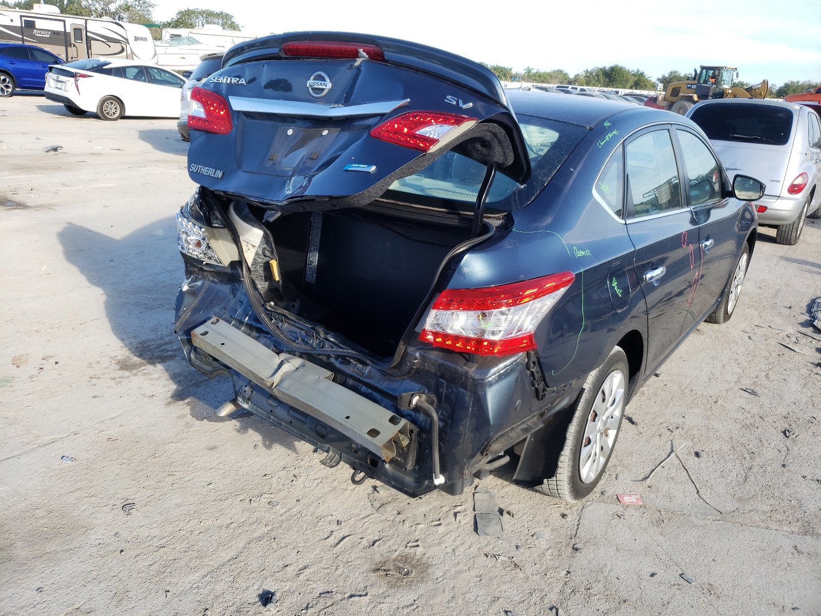 Photo 4 from auction – 2014 NISSAN SENTRA S with VIN 3N1AB7AP2EL683027